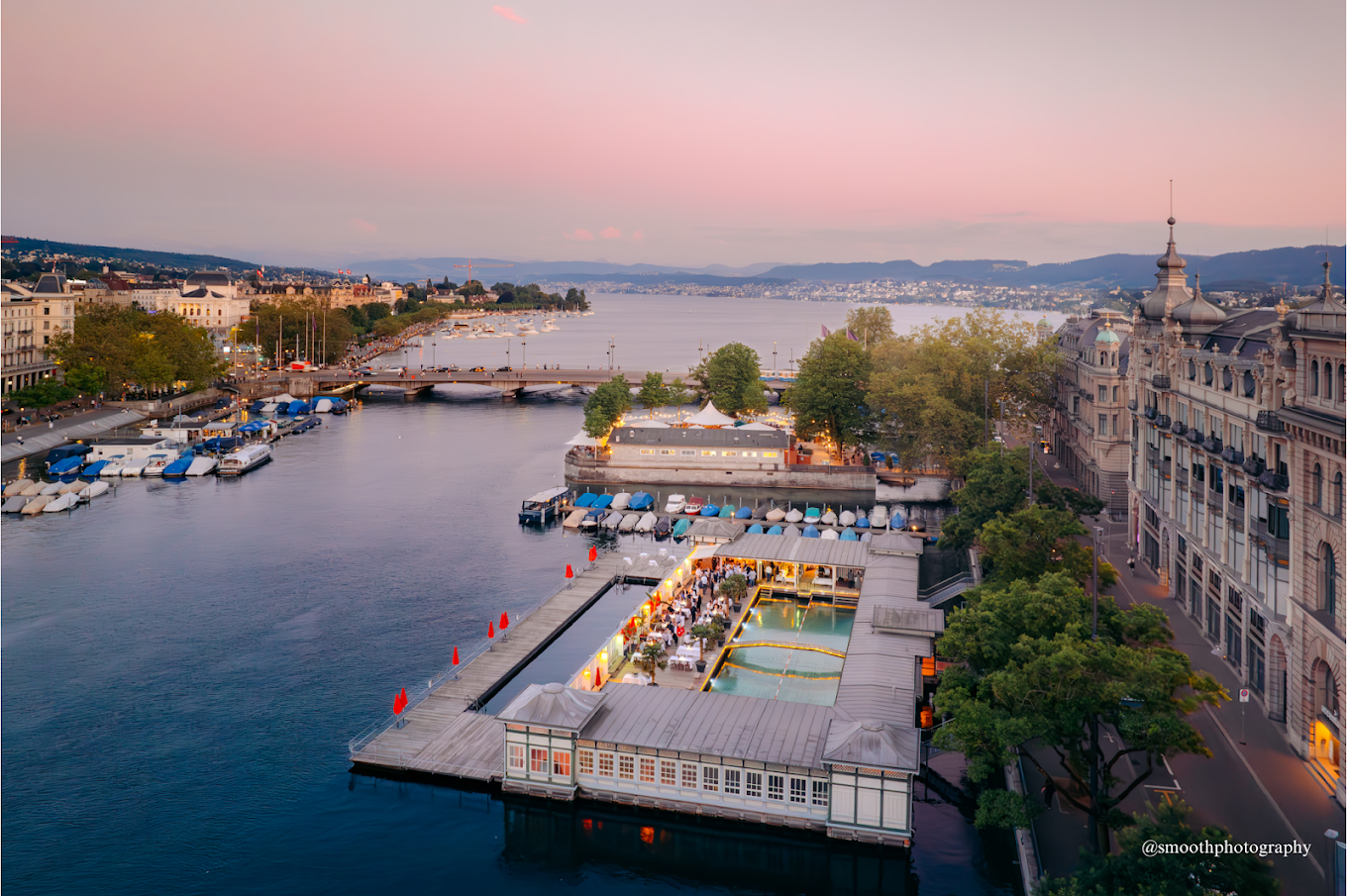 Barfussbar Zürich – Terrasse mit Lichterketten und Drinks