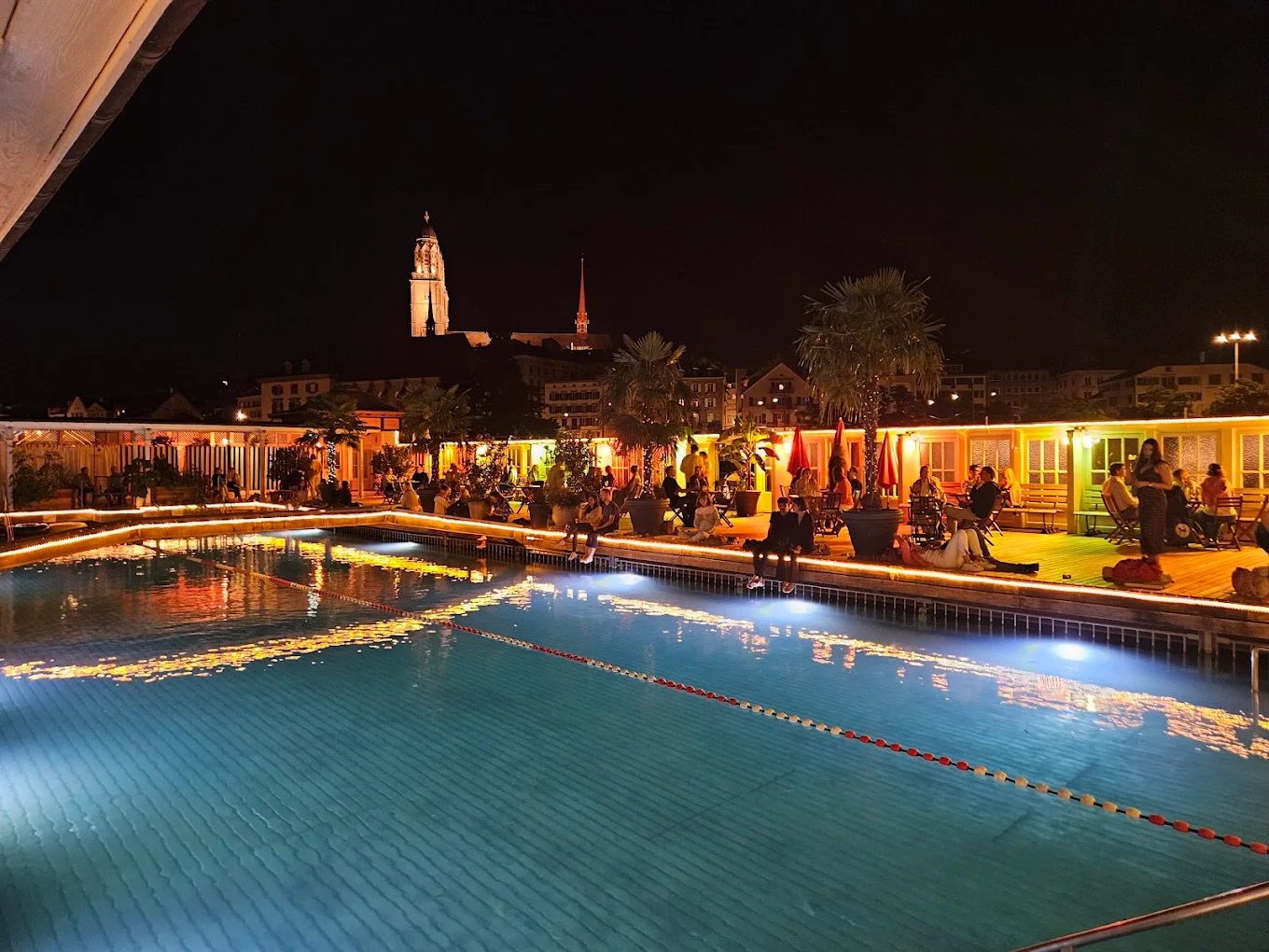 Barfussbar Zürich – Gäste beim Thursday Singles Event