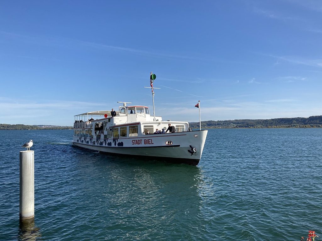 Kursschiff Stadt Biel der Bielersee-Schifffahrt auf dem See