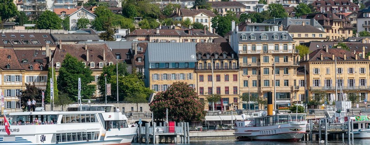 Neuchâtel vue depuis le lac